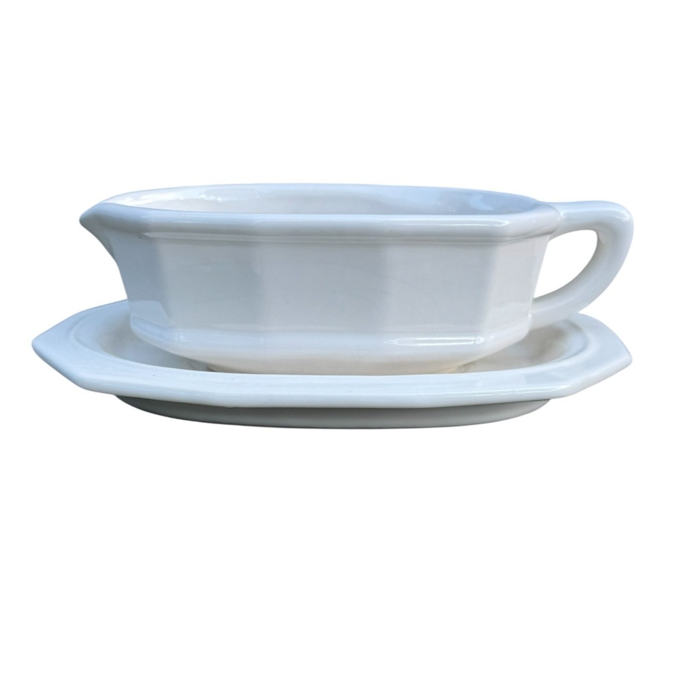 Vintage Pfaltzgraff Heritage White Gravy Boat with Matching Saucer Underplate